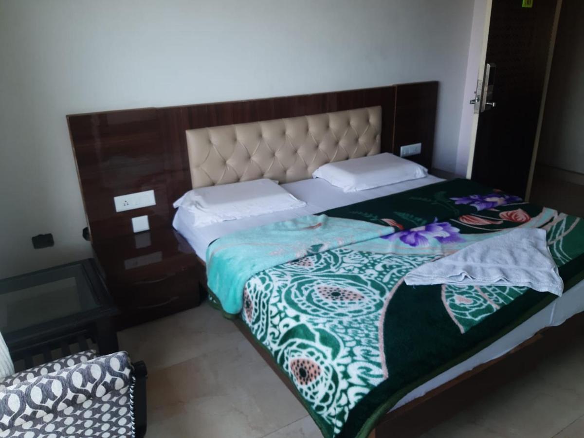 Destiny Hotel Solan Luaran gambar