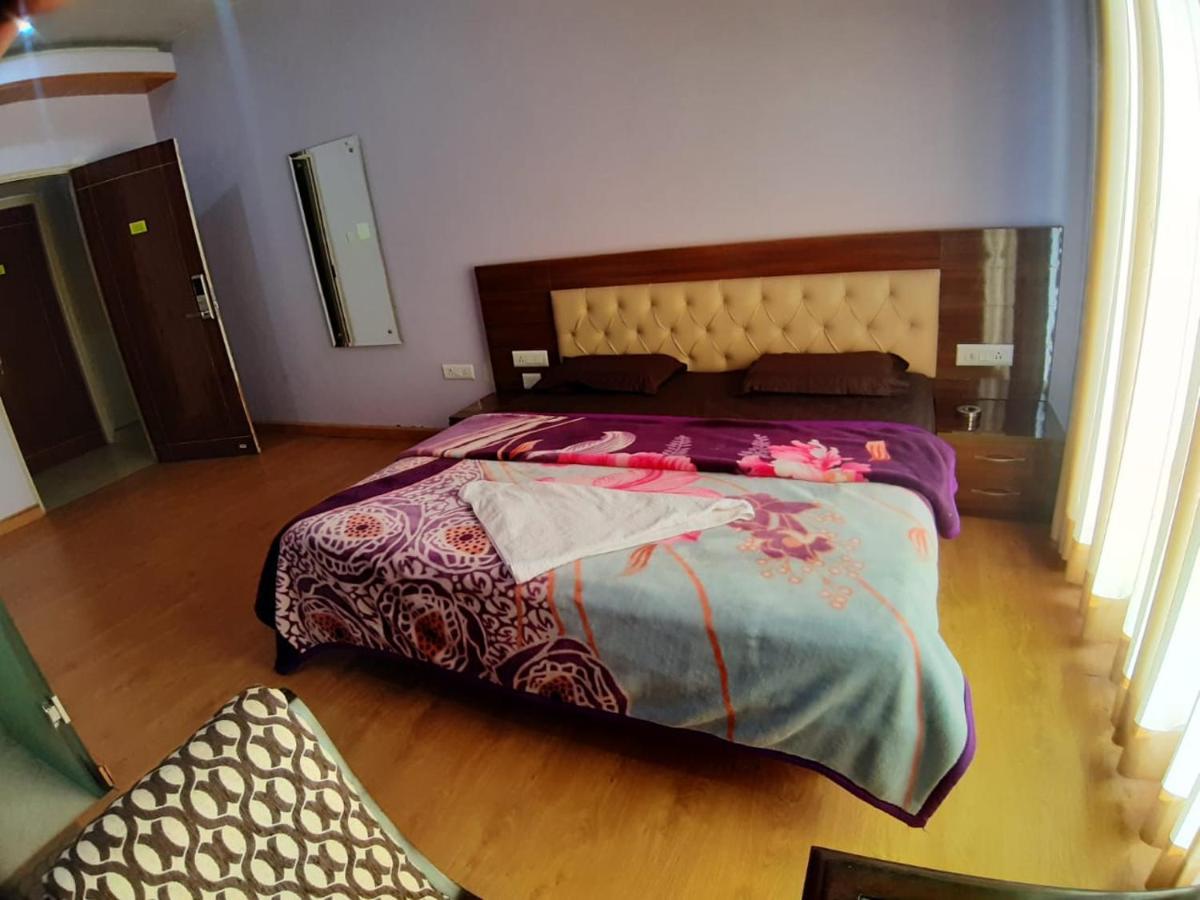 Destiny Hotel Solan Luaran gambar
